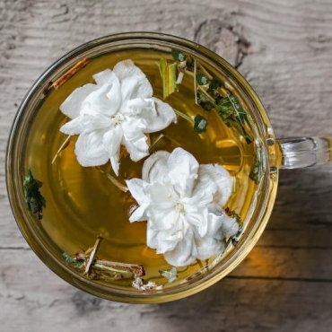 Чай с жасмином помогает сбросить вес и укрепляет иммунную систему: полезные свойства - фото