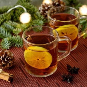 Що налити гостям на Новий рік: 5 простих рецептів новорічного чаю - фото